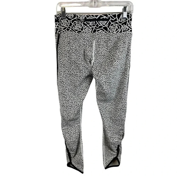 Lululemon Real Quick Tight Leggings Sz 8 - Picture 8 of 15